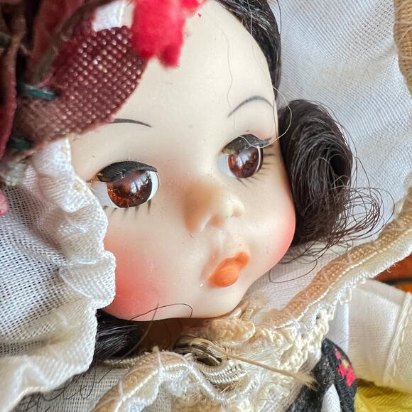 Vintage 80s Madame Alexander Greece Doll 565 with Stand 8 Inch Greek - Picture 10 of 10